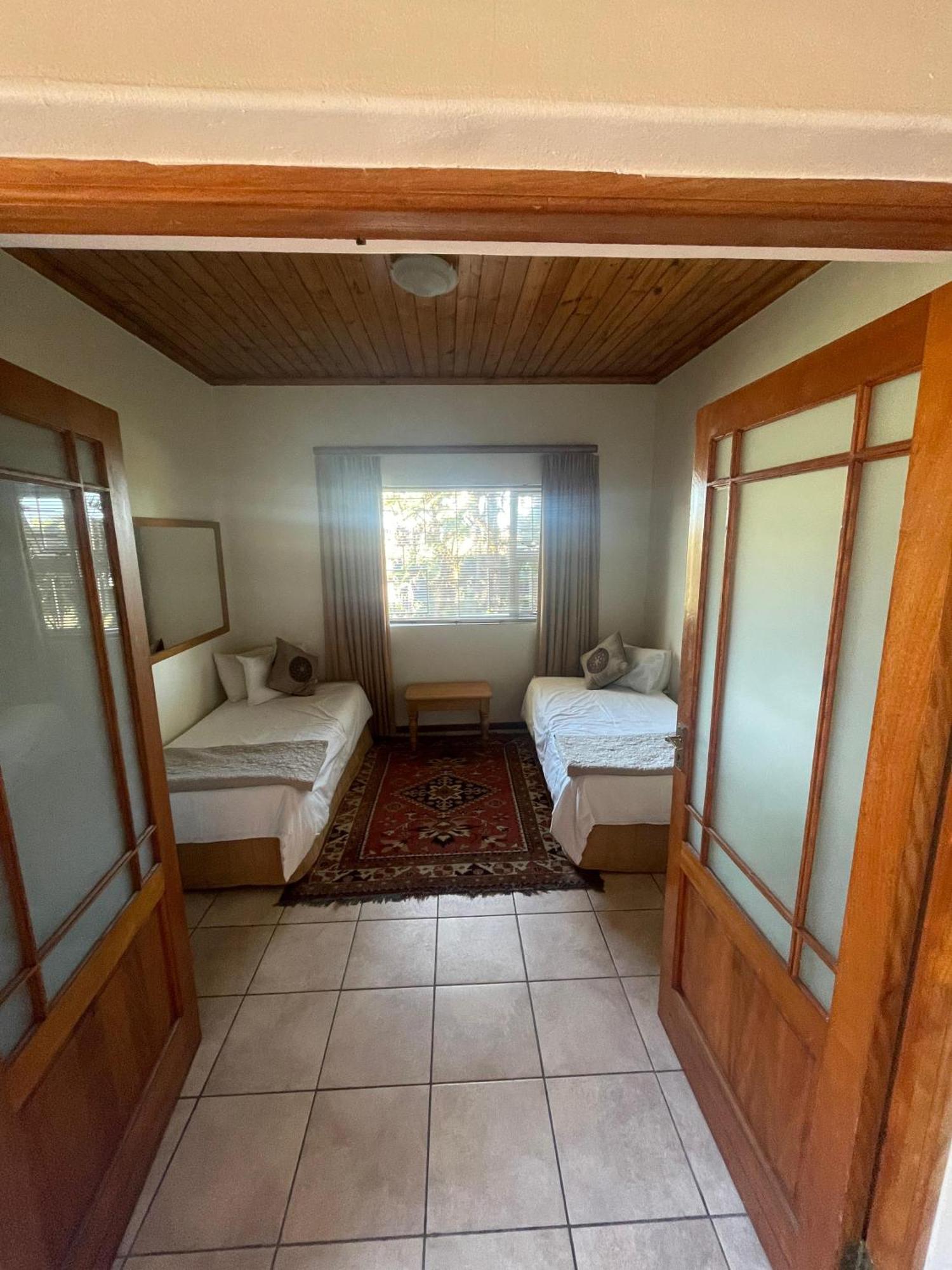 The Sanctuary Guest House Estate เคปทาวน์ ภายนอก รูปภาพ